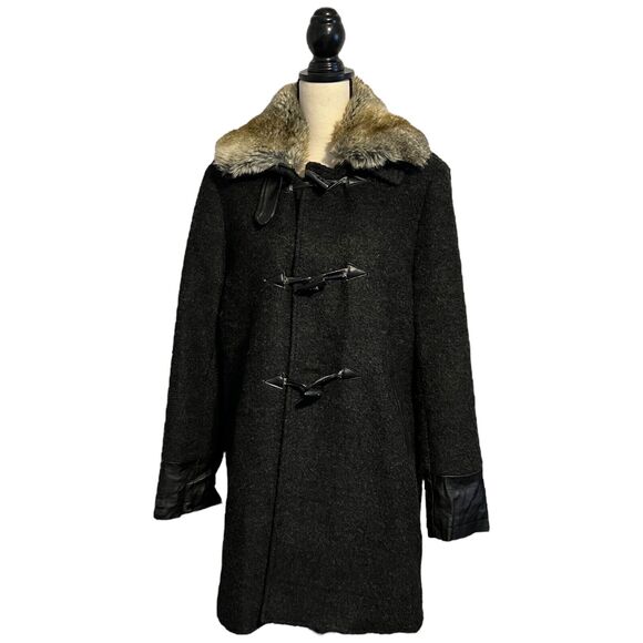 VICTORIA'S SECRET Gray Overcoat Removable Faux Fur Collar Toggle Buttons Size 14 - Picture 2 of 7